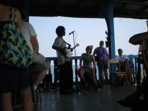Life music at the Reef